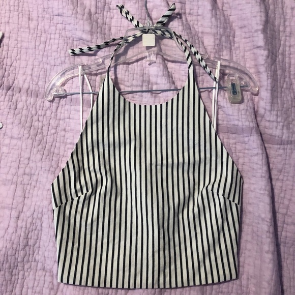 Alice + Olivia Jaymee halter crop top - Picture 6 of 8